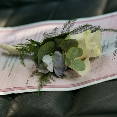 Бутоньерка F10476 - Салон цветов Flora style