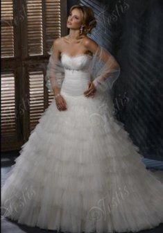 Свадебное платье VN6-V31019. С пышной юбкой, длинное со шлейфом.