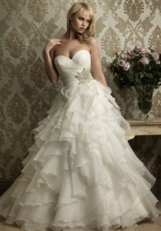 Свадебное платье VN36-V31034. С пышной юбкой, длинное со шлейфом.