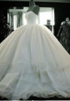 Свадебное платье VN43-V31040. С пышной юбкой, длинное со шлейфом.