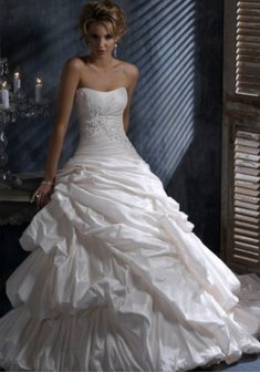 Свадебное платье BS-55-Д31389. С пышной юбкой, длинное со шлейфом.