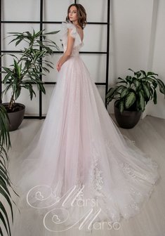 Свадебное платье J68200. С пышной юбкой, длинное со шлейфом.