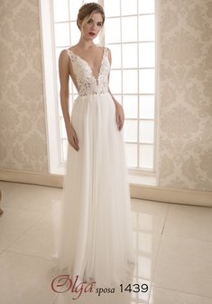 Свадебное платье J68211. А-силуэт, длинное со шлейфом.