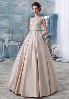 Свадебное платье J68220. А-силуэт, длинное со шлейфом.